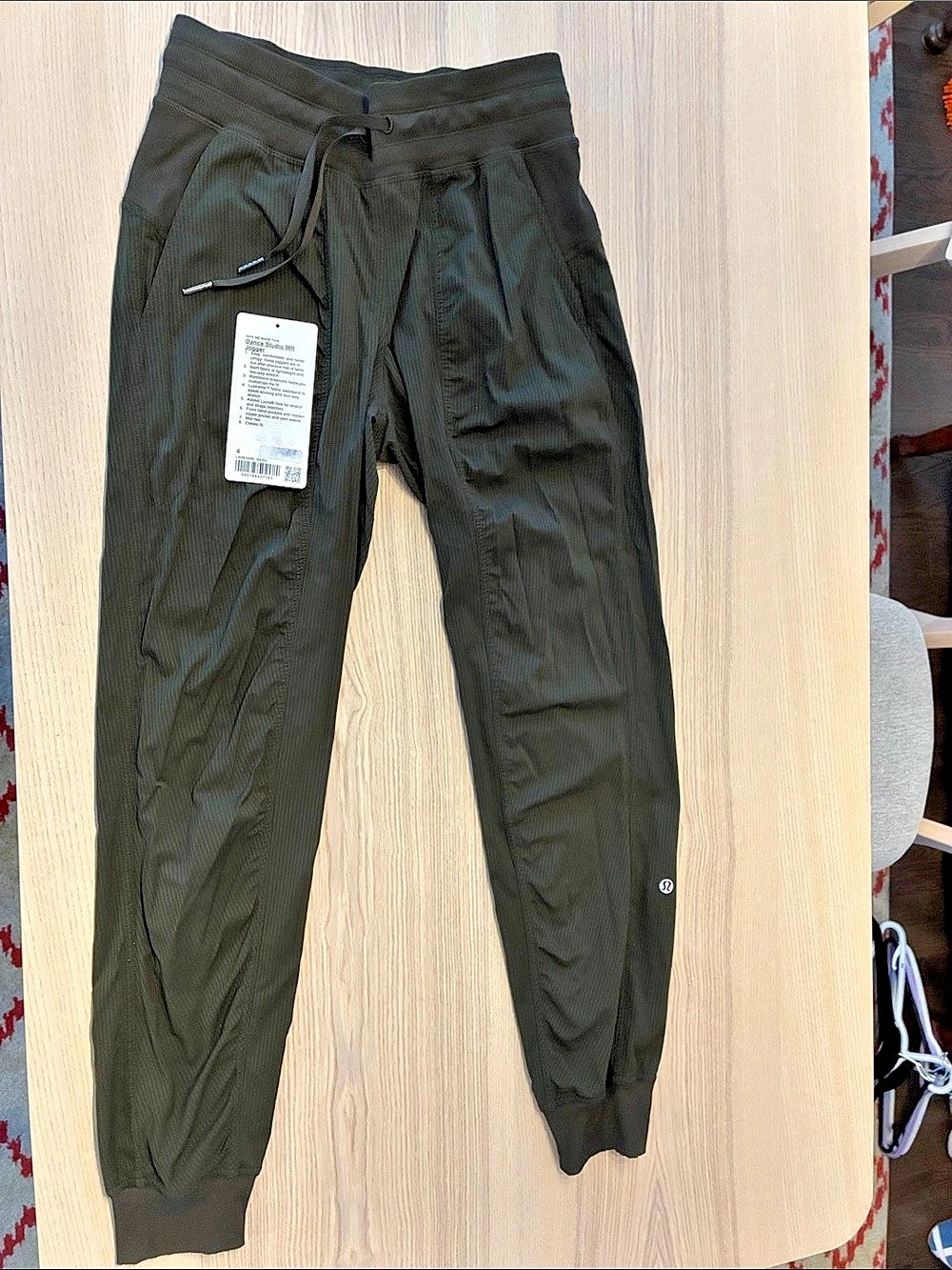 lululemon Dance Studio MR Jogger Women's Jogger Green Size 4 NWT